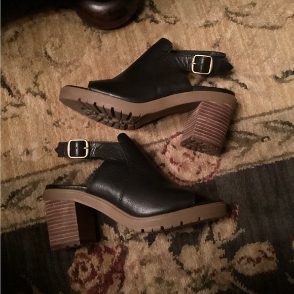 Lucky Brand Deylin Black Leather Chucky Heeled Sandals Lugged Soles. Size 6 - Picture 1 of 8